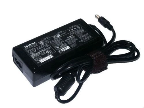 Toshiba 15V 3A adapteri