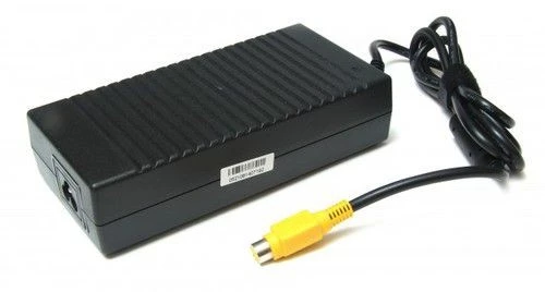 Toshiba 19V 9.5A (4-pin) adapteri